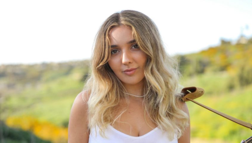 Maddy Vance _ Acoustic Spot 