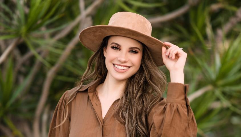 Kenna Vazquez _ Acoustic Spot