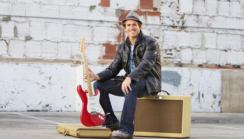 Ryan Hiller _ Acoustic Spot Talent
