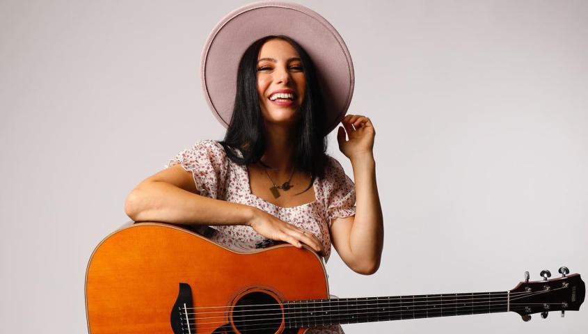 Katie Ferrara _ Acoustic Spot Talent