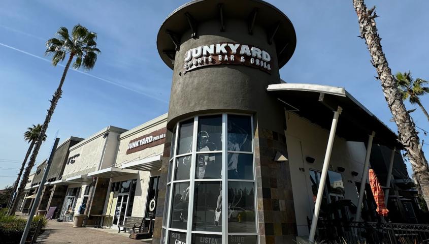 junkyard sports bar _ acoustic spot talent